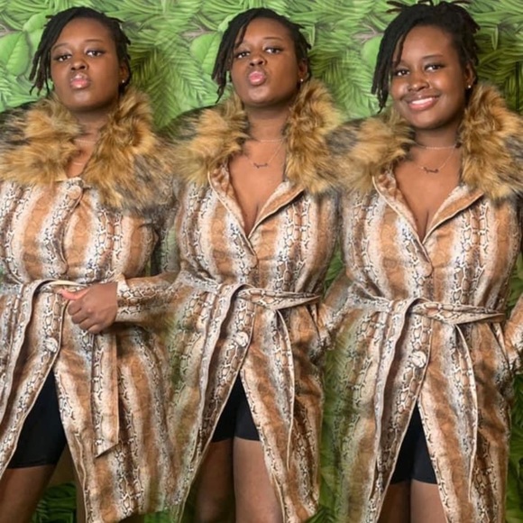 Leopard Coat - Picture 1 of 1